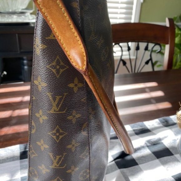 LOUIS VUITTON Monogram Looping GM - Picture 4 of 10